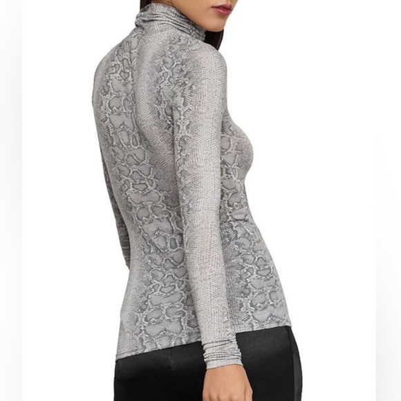 BCBGMAXAZRIA Snake Skin print. Turtleneck, Long Sleeve size XS in EUC. - Picture 4 of 17